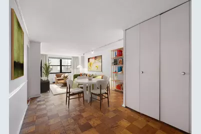 200 E 24th Street #1008, New York, NY 10010 - Photo 2