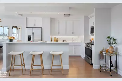 155 W 68th Street #2005, New York City, NY 10023 - Photo 2