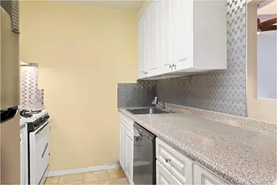 595 Main Street #815, New York City, NY 10044 - Photo 8