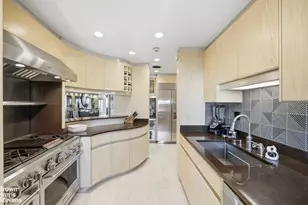 425 E 58th St, New York City, NY 10022 - Photo 8