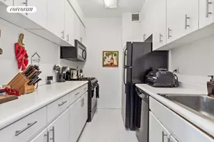 350 Albany St, New York City, NY 10280 - Photo 6