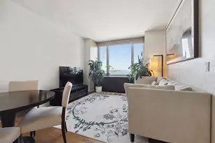 635 W 42nd St, New York City, NY 10036 - Photo 2