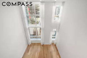 301 E 61st St, New York City, NY 10065 - Photo 4