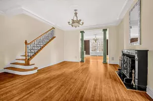 830 Park Ave, New York City, NY 10021 - Photo 2