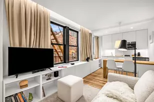 321 E 54th St, New York, NY 10022 - Photo 4