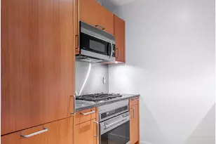 450 E 83rd St, New York City, NY 10028 - Photo 2