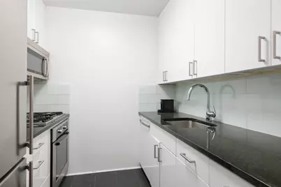 300 E 64th Street #5F, New York City, NY 10021 - Photo 4
