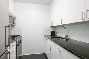 300 E 64th St, New York City, NY 10021 - Photo 4