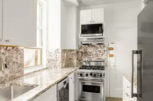 27 W 55th St, New York City, NY 10019 - Photo 2