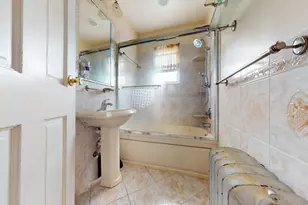 1563 E 46th St, New York City, NY 11235 - Photo 12
