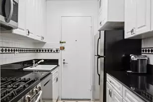 400 E 56th St, New York City, NY 10022 - Photo 6