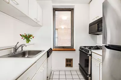 401 E 84th Street #5D, New York City, NY 10028 - Photo 4