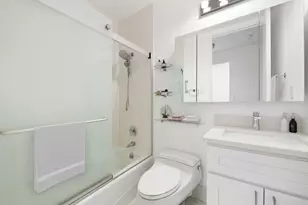 235 E 40th St, New York, NY 10016 - Photo 6