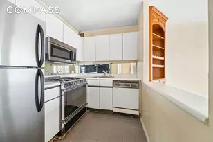 21 S End Ave, New York City, NY 10280 - Photo 2