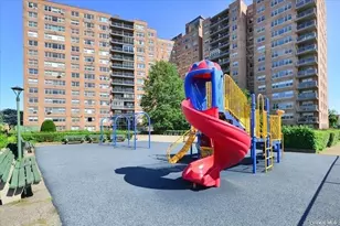 61-20 Grand Central Pkwy, New York City, NY 11375 - Photo 4