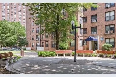 210 Clinton Avenue #4H, New York City, NY 11205 - Photo 1