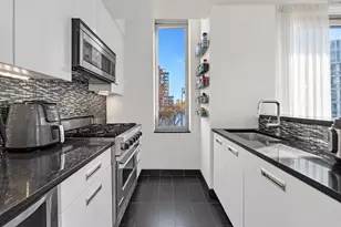 46-30 Center Blvd, New York City, NY 11109 - Photo 2