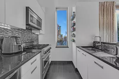46-30 Center Boulevard #211, New York City, NY 11109 - Photo 1
