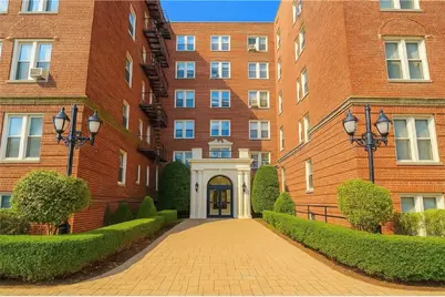 868 E 7th Street #3C, New York City, NY 11230 - Photo 1