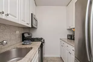185 W End Ave, New York City, NY 10023 - Photo 2
