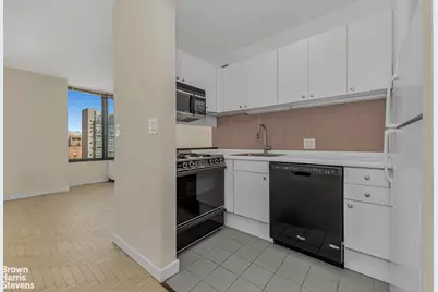 300 E 93rd Street #17D, New York City, NY 10128 - Photo 4