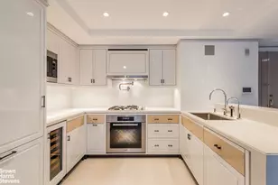 21 E 61st St, New York City, NY 10065 - Photo 4