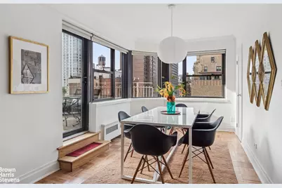 305 E 72nd Street #PHC, New York City, NY 10021 - Photo 2