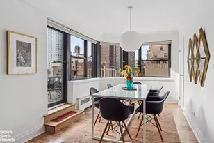 305 E 72nd St, New York City, NY 10021 - Photo 2
