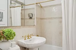 305 E 72nd St, New York City, NY 10021 - Photo 8