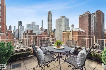 305 E 72nd Street #PHC, New York City, NY 10021 - Photo 4
