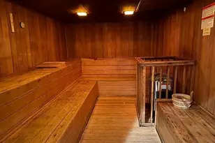 300 E 40th St, New York City, NY 10016 - Photo 10