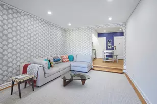 161 E 91st St, New York, NY 10128 - Photo 2