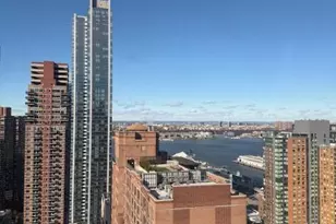 500 W 43rd St, New York City, NY 10036 - Photo 2