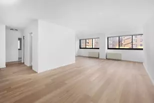 1725 York Ave, New York City, NY 10128 - Photo 2