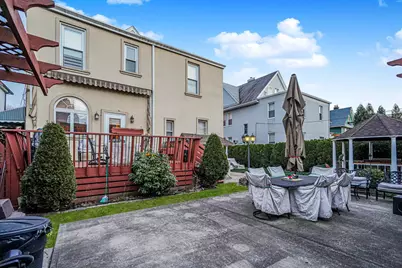 688 E 4th Street, New York City, NY 11218 - Photo 30