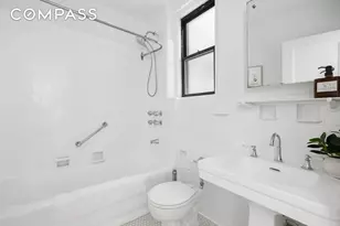 322 W 72nd St, New York, NY 10023 - Photo 8