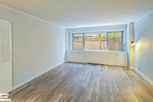 330 E 49th St, New York City, NY 10017 - Photo 4