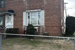 247-04 87th Dr, New York City, NY 11426 - Photo 4