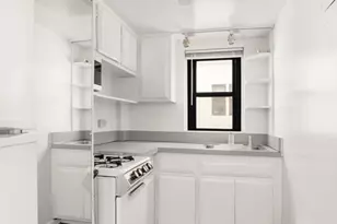220 E 57th St, New York City, NY 10022 - Photo 4