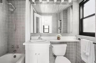 220 E 57th St, New York City, NY 10022 - Photo 10