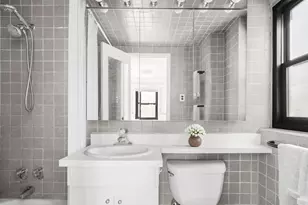 220 E 57th St, New York City, NY 10022 - Photo 4