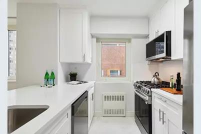 45 W 67th Street #7G, New York City, NY 10023 - Photo 2