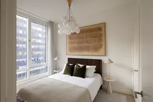 135 E 47th St, New York City, NY 10017 - Photo 2