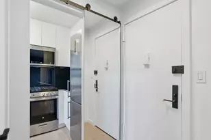 201 W 21st St, New York City, NY 10011 - Photo 10