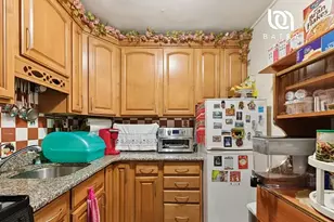 305 E 24th St, New York City, NY 10010 - Photo 4