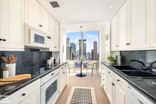 641 5th Ave, New York City, NY 10022 - Photo 6