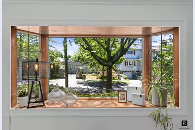 25 Bay Street, New York City, NY 10464 - Photo 2