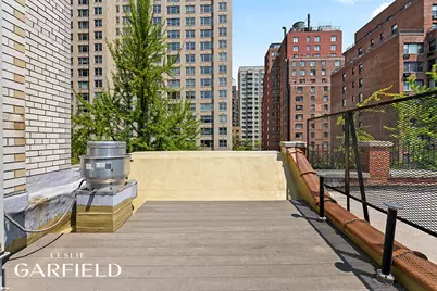 320 E 55th Street, New York, NY 10022 - Photo 12