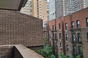 233 East 86th St, New York City, NY 10028 - Photo 14