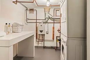 377 W 11th St, New York, NY 10014 - Photo 20